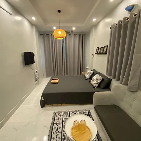 Michi Ly Nam De 100M Den Pho Duong Tau Apartment Hanoi Exterior photo