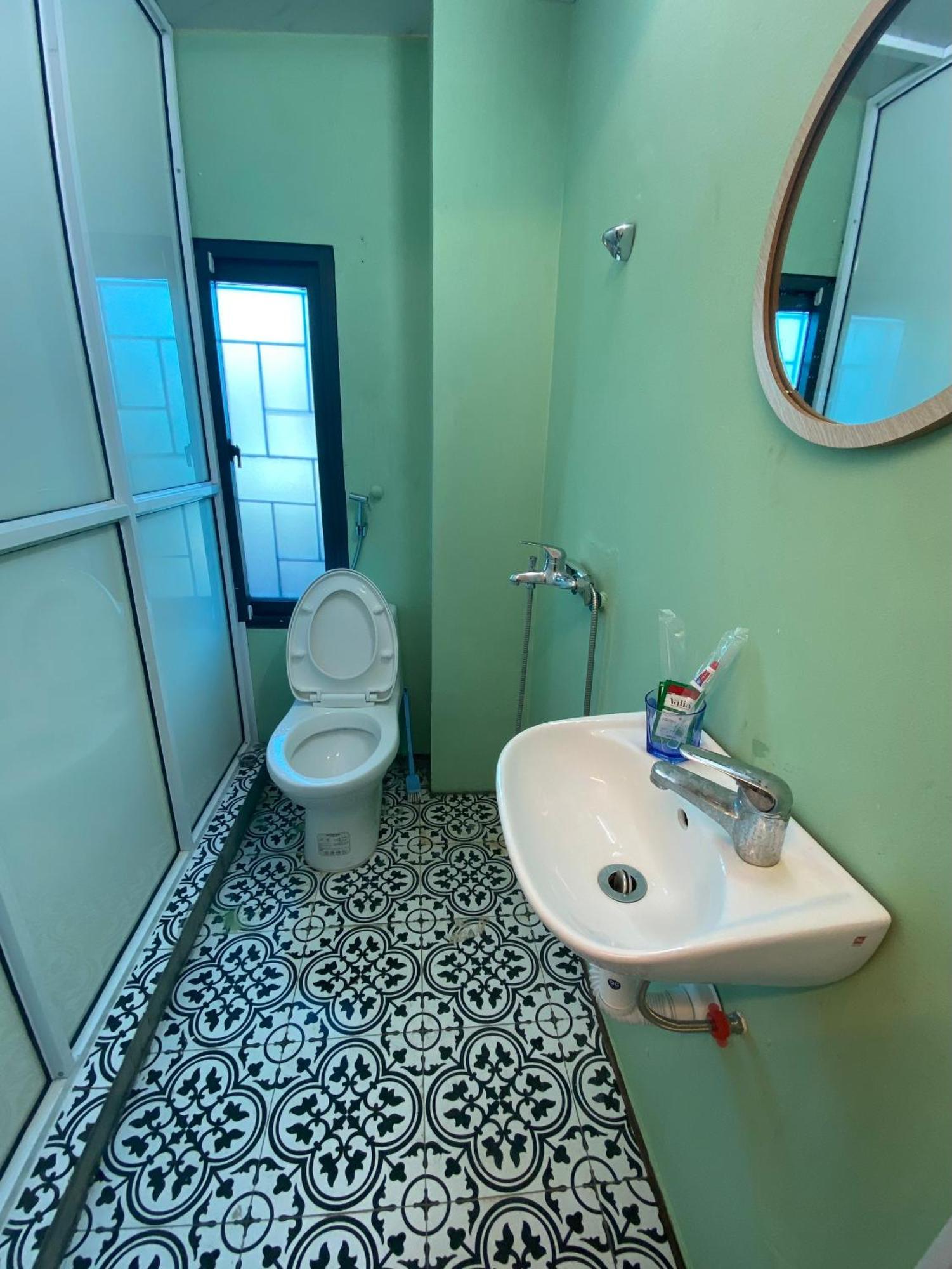 Michi Ly Nam De 100m Den Pho Duong Tau Homestay