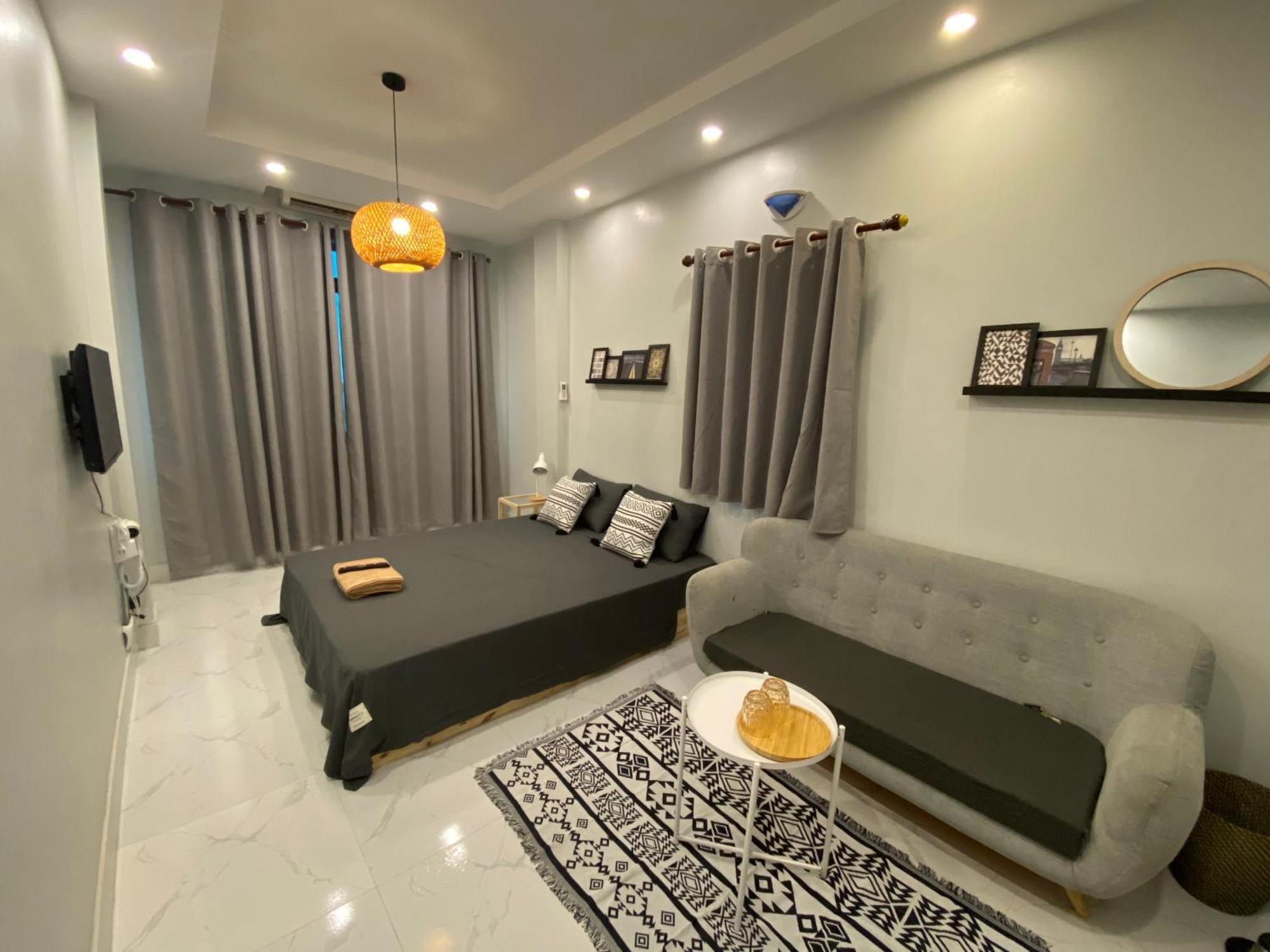 Michi Ly Nam De 100m Den Pho Duong Tau